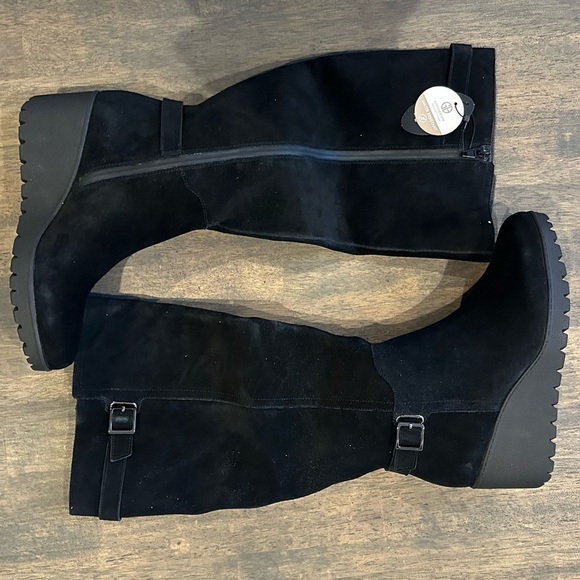 Gianni Bernini Black Buckle Accent Wedge Boot - Picture 2 of 5